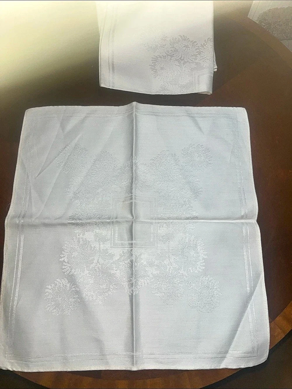 N/A white table